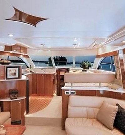 Yacht 49 salon forward
